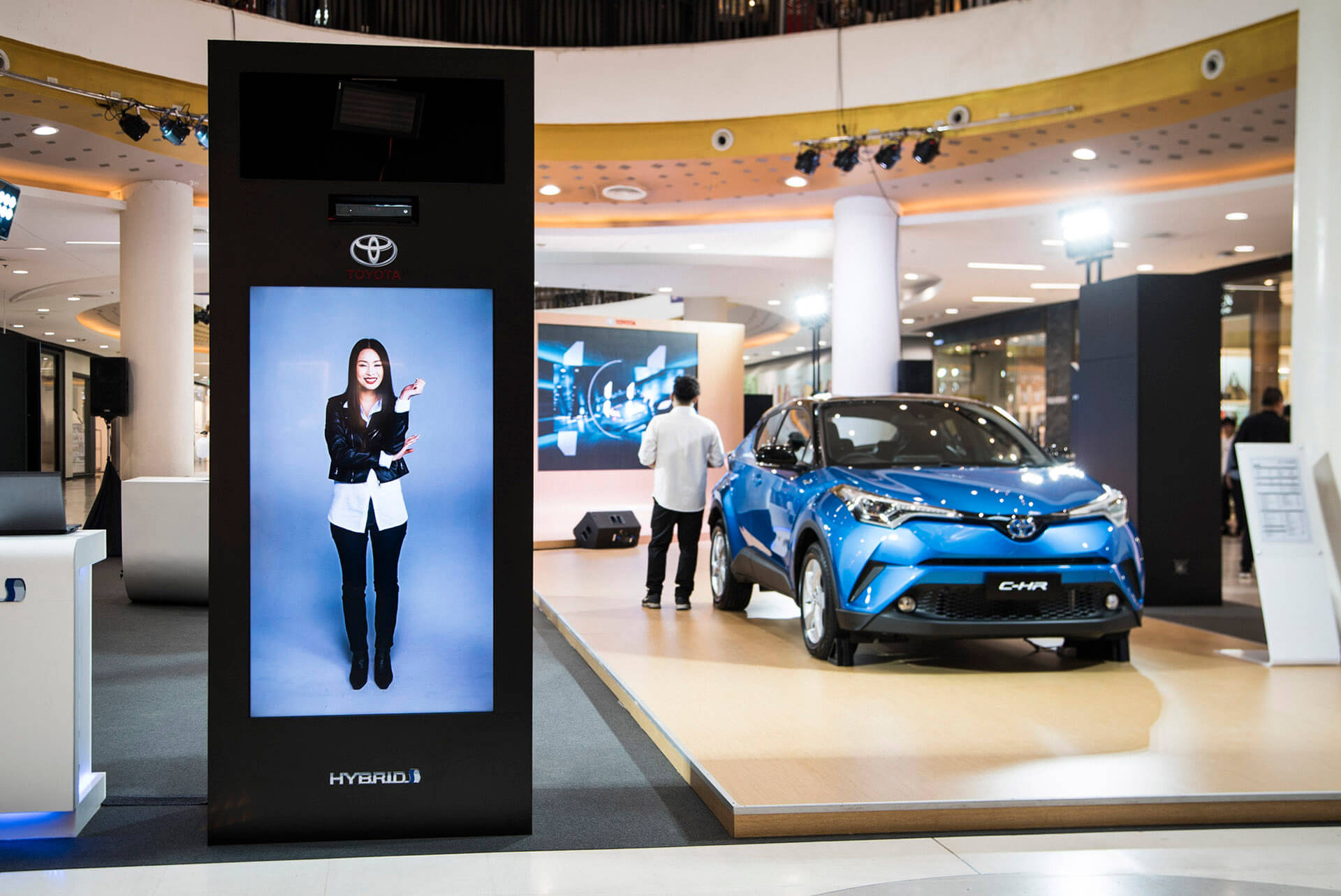 Toyota Hybrid Discovery Interactive Signage